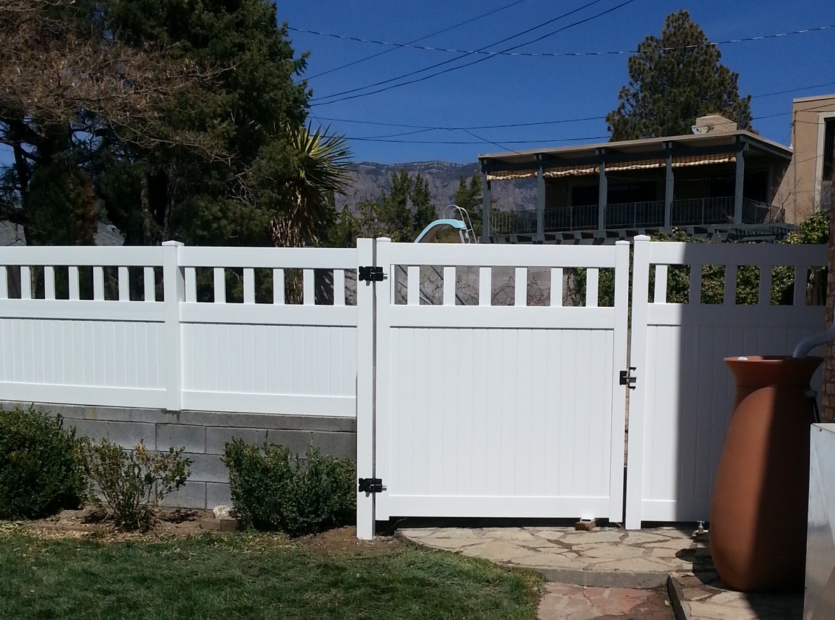 White Privacy with Gate