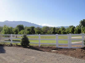 3 rail ranch horse fence